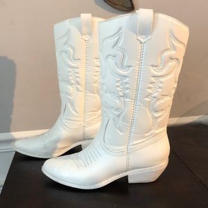 White Women's cowboy boots